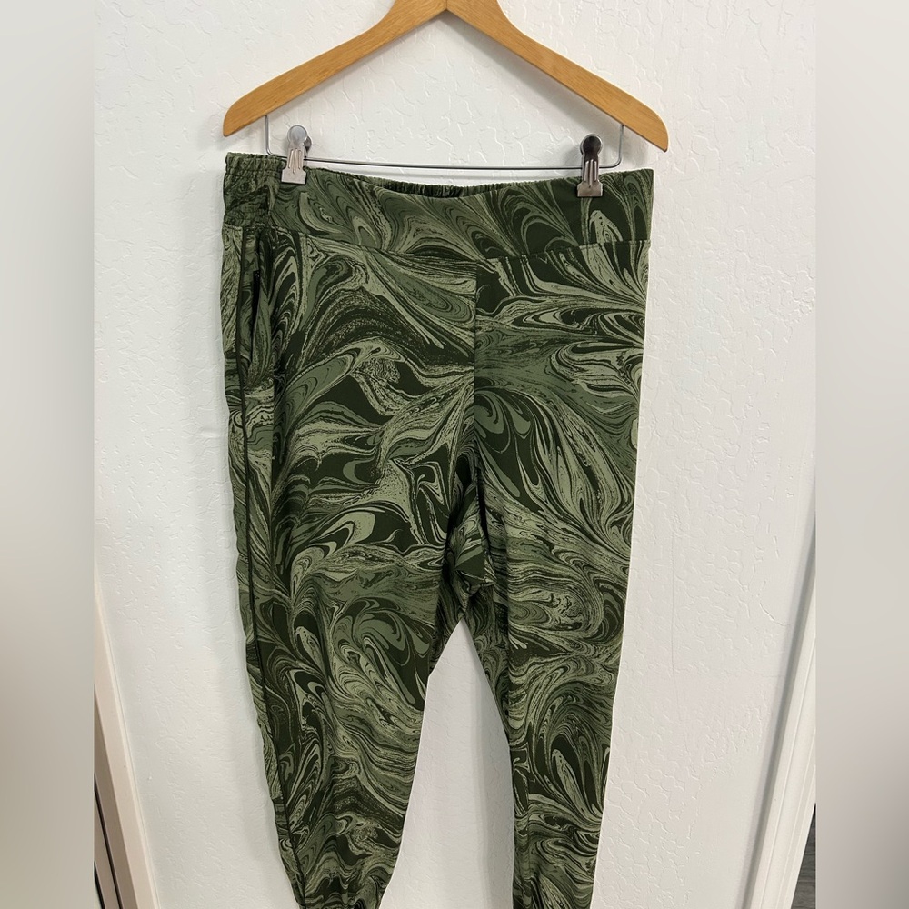 Athleta Brookly jogger 20